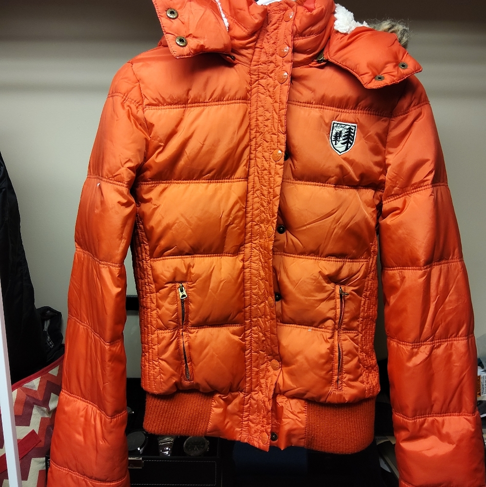 Womens American eagle puffer jacket